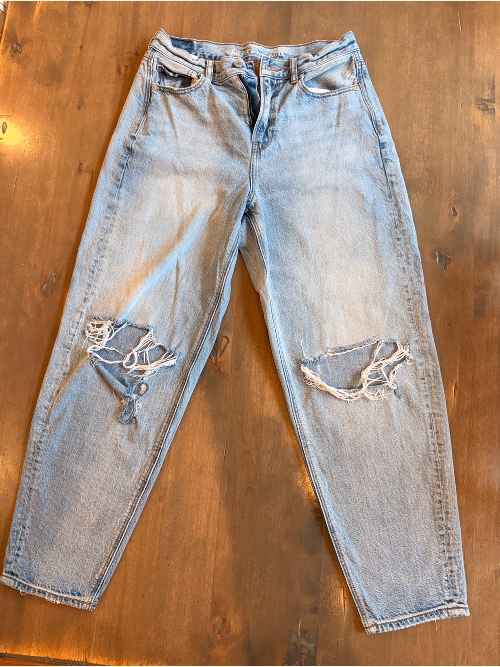 American Eagle Outfitters Light Blue Relaxed Mom Jeans